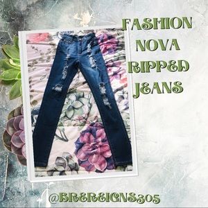 🌻 Fashion Nova Ripped Jeans